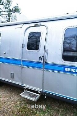 AIRSTREAM EXCELLA 32ft Vintage Original Travel Trailer 1987 SUPER RARE