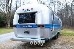 AIRSTREAM EXCELLA 32ft Vintage Original Travel Trailer 1987 SUPER RARE