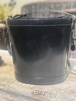 Auth Gucci Vintage Soho Patent Leather Drawstring/Bucket Black Bag Super Rare