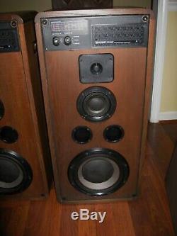 Beautiful pair of Vintage Koss CM/1020 Mass Aligned Speakers SUPER RARE