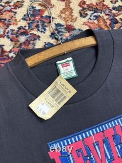 Men's Vintage super rare dead-stock 1992 Levi's black graphic tee with Graphic