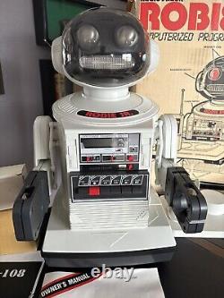 New Vintage Robie Sr Radio Shack Robot Complete in box, Super Rare NOS read