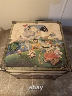 RARE Vintage Nintendo Super Mario Zelda Toy Chest Video Games Trunk NES Storage