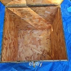 RARE Vintage Nintendo Super Mario Zelda Toy Chest Video Games Trunk NES Storage