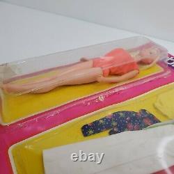 Rare Vintage 1976 Mattel Barbie Super Fashion Fireworks Doll Set 9805