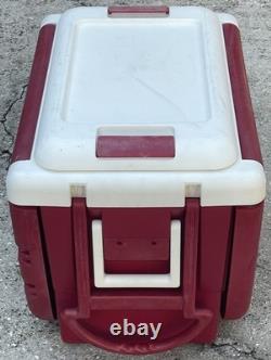 SUPER RARE VINTAGE BUDWEISER COOLER With2 FLIP OUT TABLE TOPS AND 2 CHAIRS