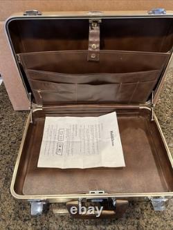 SUPER RARE VINTAGE GOLD Zero Halliburton Attache Briefcase EXCELLENT CONDITION