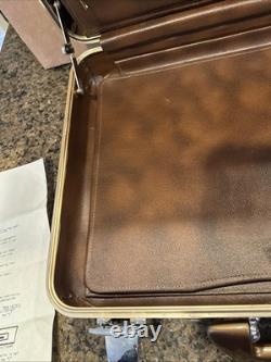 SUPER RARE VINTAGE GOLD Zero Halliburton Attache Briefcase EXCELLENT CONDITION