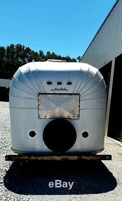 SUPER RARE Vintage Avalair Travel Trailer Camper 24' Like An Airstream / Avion