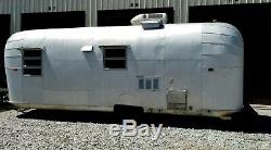 SUPER RARE Vintage Avalair Travel Trailer Camper 24' Like An Airstream / Avion