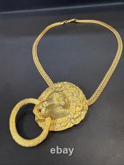 Super Rare Vintage 60S Lion Head Door Knocker Necklace Hammered Gold Rhinestones