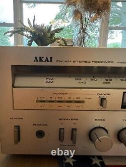 Super Rare Vintage Akai AA-R20 FM/AM Receiver Japan Silver Faced Tested