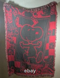 Super Rare Vintage Double Layer Snoopy Peanuts Throw Blanket 52x68