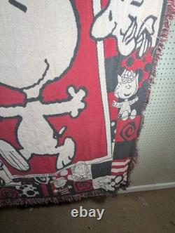 Super Rare Vintage Double Layer Snoopy Peanuts Throw Blanket 52x68