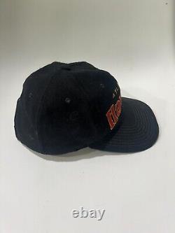 Super rare vintage 90's all black Atlanta hawks starter hat. Official NBA