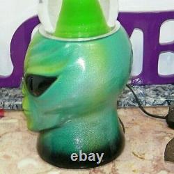 VINTAGE ALIEN Lava Lamp Icon Series RARE SUPER CLEAN