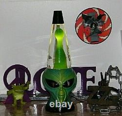 VINTAGE ALIEN Lava Lamp Icon Series RARE SUPER CLEAN