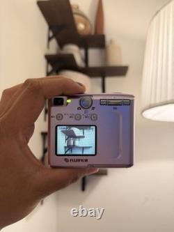 VINTAGE FUJIFILM Finepix 4500 Super CCD- Pink RARE FULLY TESTED WORKS
