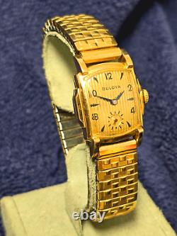 Vintage Bulova SUPER Rare Low Production Academy Award Z model with 3 bands RUNS