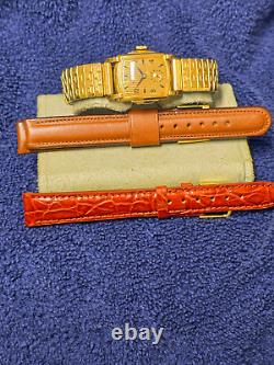 Vintage Bulova SUPER Rare Low Production Academy Award Z model with 3 bands RUNS