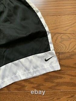 Vintage Nike Super Rare 90s Satin Nylon Glanz Soccer Shorts Black White XL