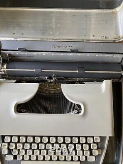 Vintage Remington Typewriter Quit- Riter Eleven Model Super rare And Working