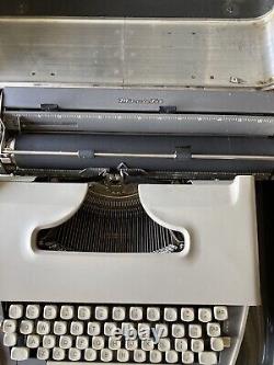 Vintage Remington Typewriter Quit- Riter Eleven Model Super rare And Working