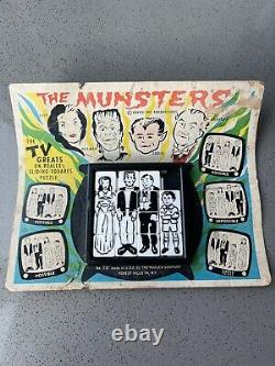Vintage Super RARE 1964 The Munsters Sliding Square Puzzle Roalex Kayro ON CARD