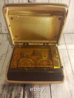 Vintage Super Rare Sylvania Thunderbird Transistor Radio 3102 (READ DES FULLY)