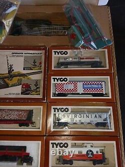 Vintage TYCO THE ALCO SUPER ACTION FREIGHT Electric Train Set! RARE/ LOOK